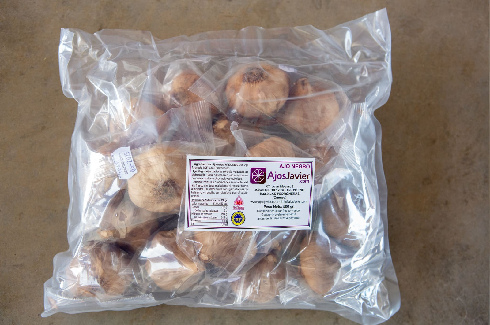 Ajo Negro 800 gr con 9 bolsitas de dos ajos cada una